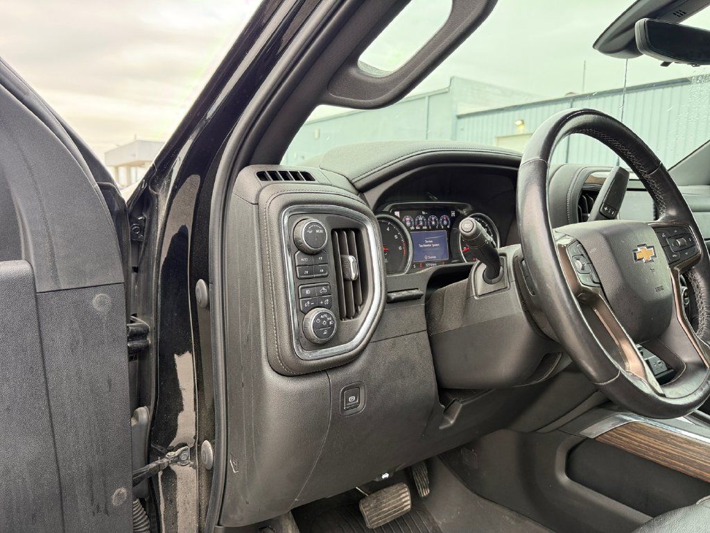 Used 2020 Chevrolet Silverado 3500 High Country w/ Technology Package AWD/4WD image 18
