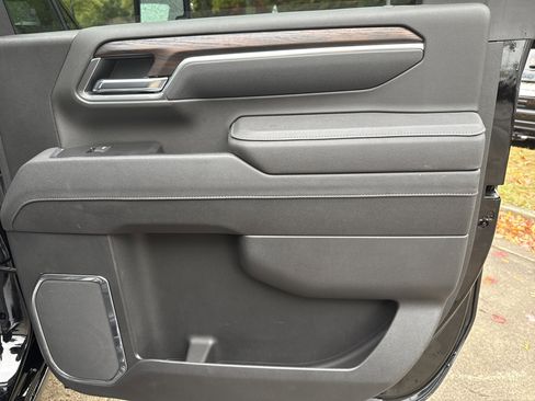 Used 2025 GMC Sierra 2500 SLT image 17