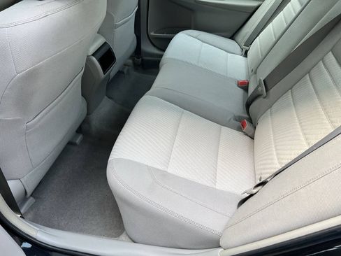 Used 2017 Toyota Camry LE w/ Moonroof Package FWD image 12