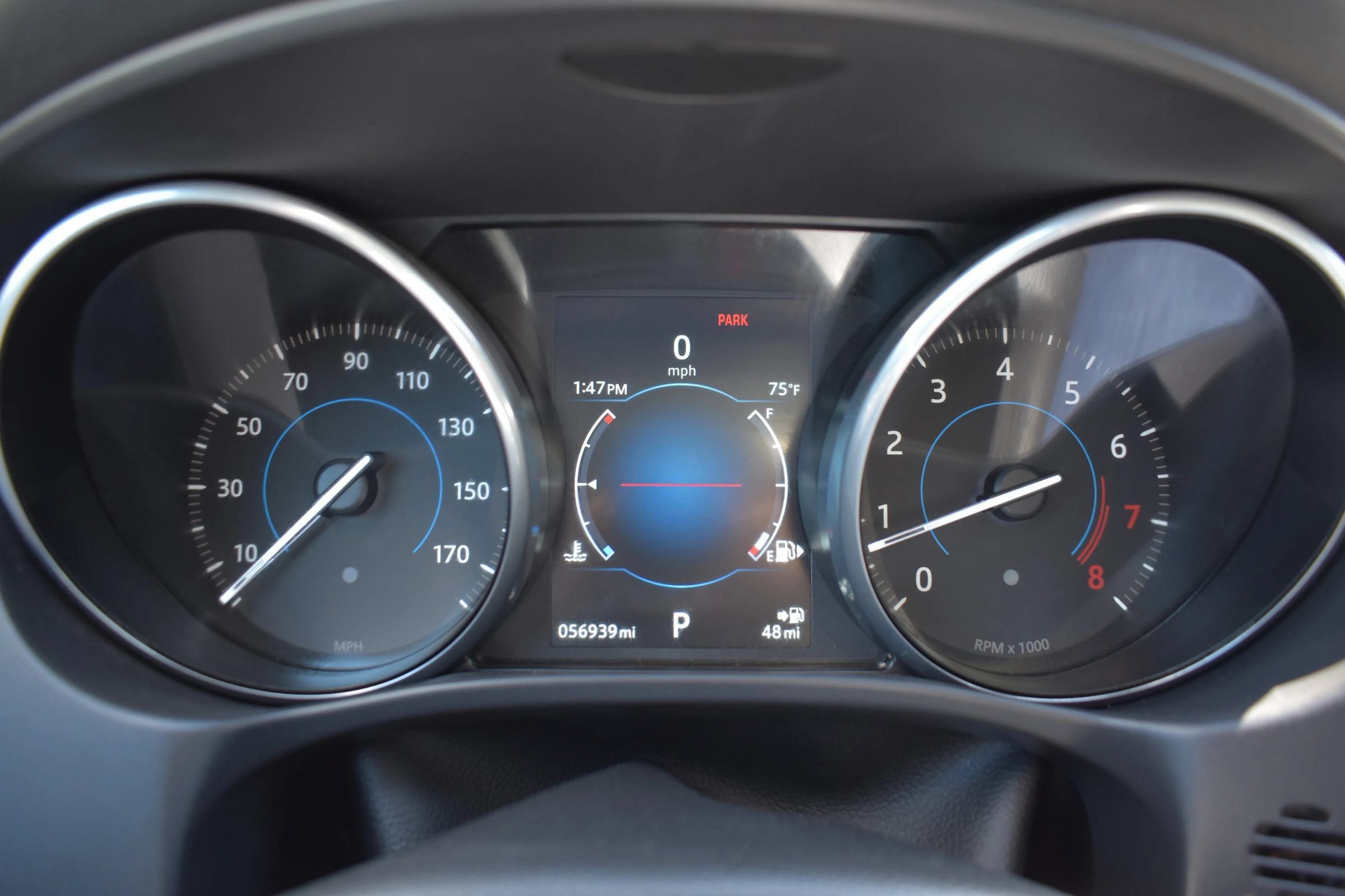 Used 2017 Jaguar XE Premium RWD image 60