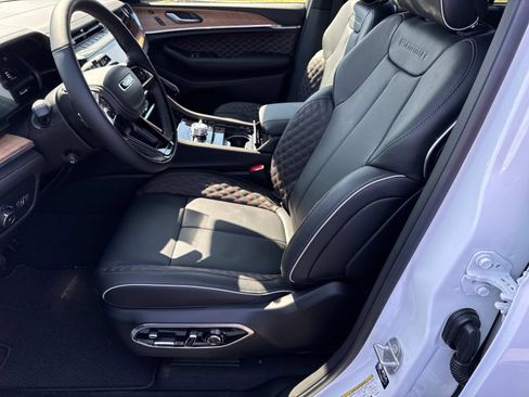 New 2026 Jeep Grand Cherokee L Summit AWD/4WD image 32
