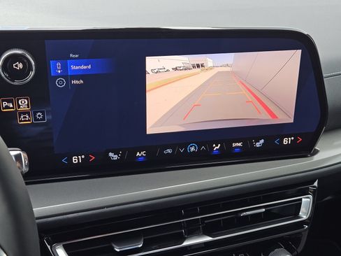 New 2027 Chevrolet Traverse LT FWD image 19