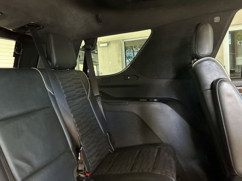 Used 2021 Cadillac Escalade Sport Platinum RWD image 39
