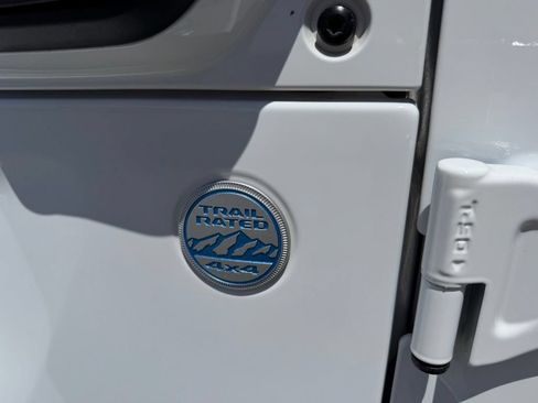 Used 2024 Jeep Wrangler Unlimited Sahara AWD/4WD image 11
