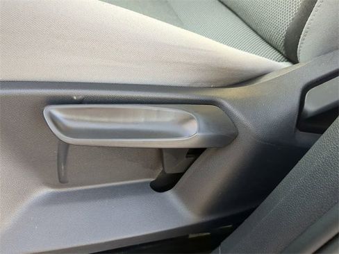 Certified 2022 Volkswagen Taos S image 18