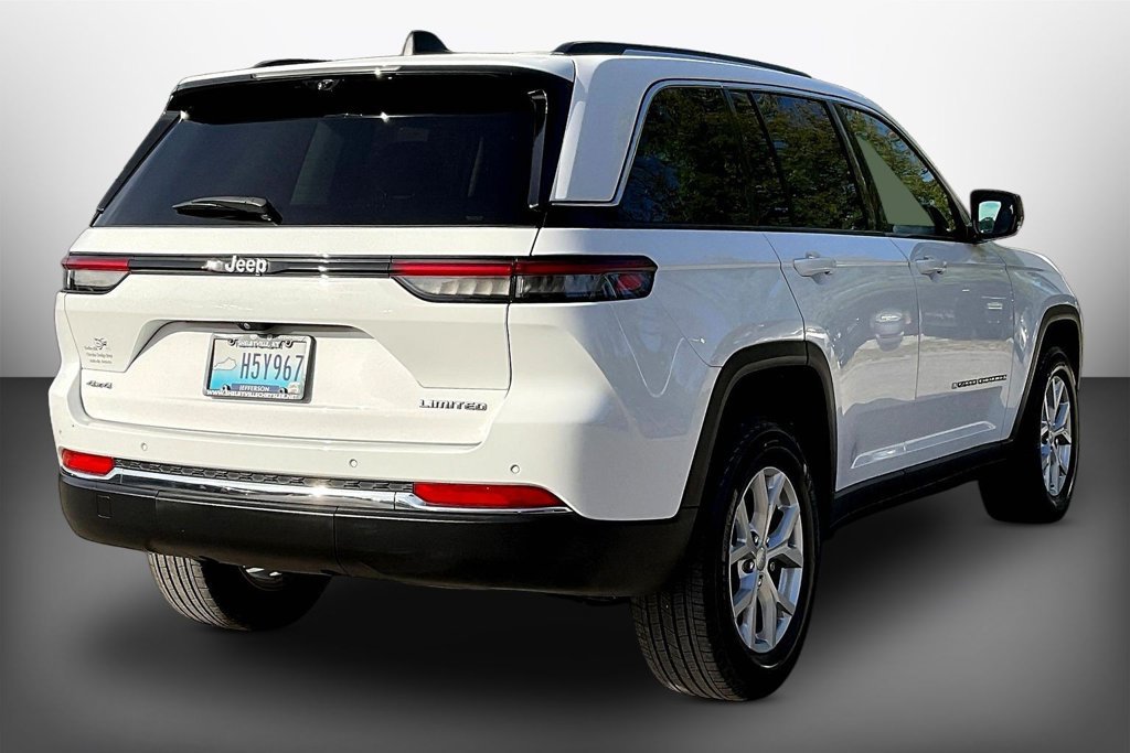Used 2024 Jeep Grand Cherokee Limited w/ Luxury Tech Group II AWD/4WD image 6