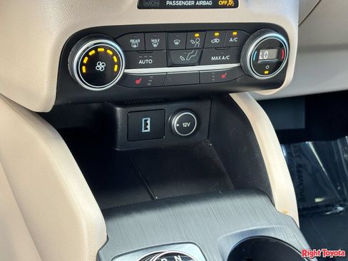 Used 2020 Ford Escape SE FWD image 30