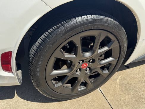Used 2019 FIAT 124 Spider Abarth w/ Convenience Group RWD image 29