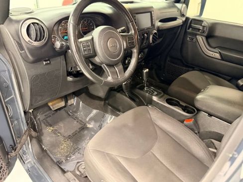 Used 2017 Jeep Wrangler Unlimited Sport w/ Quick Order Package 24S AWD/4WD image 28