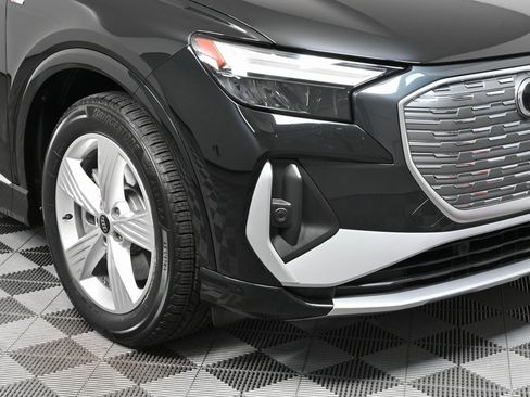 Used 2024 Audi Q4 e-tron Premium image 33