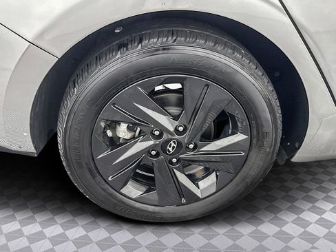 Used 2021 Hyundai Elantra SEL image 33