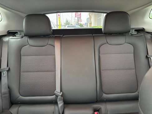 Used 2025 Chevrolet Trax LT FWD image 37