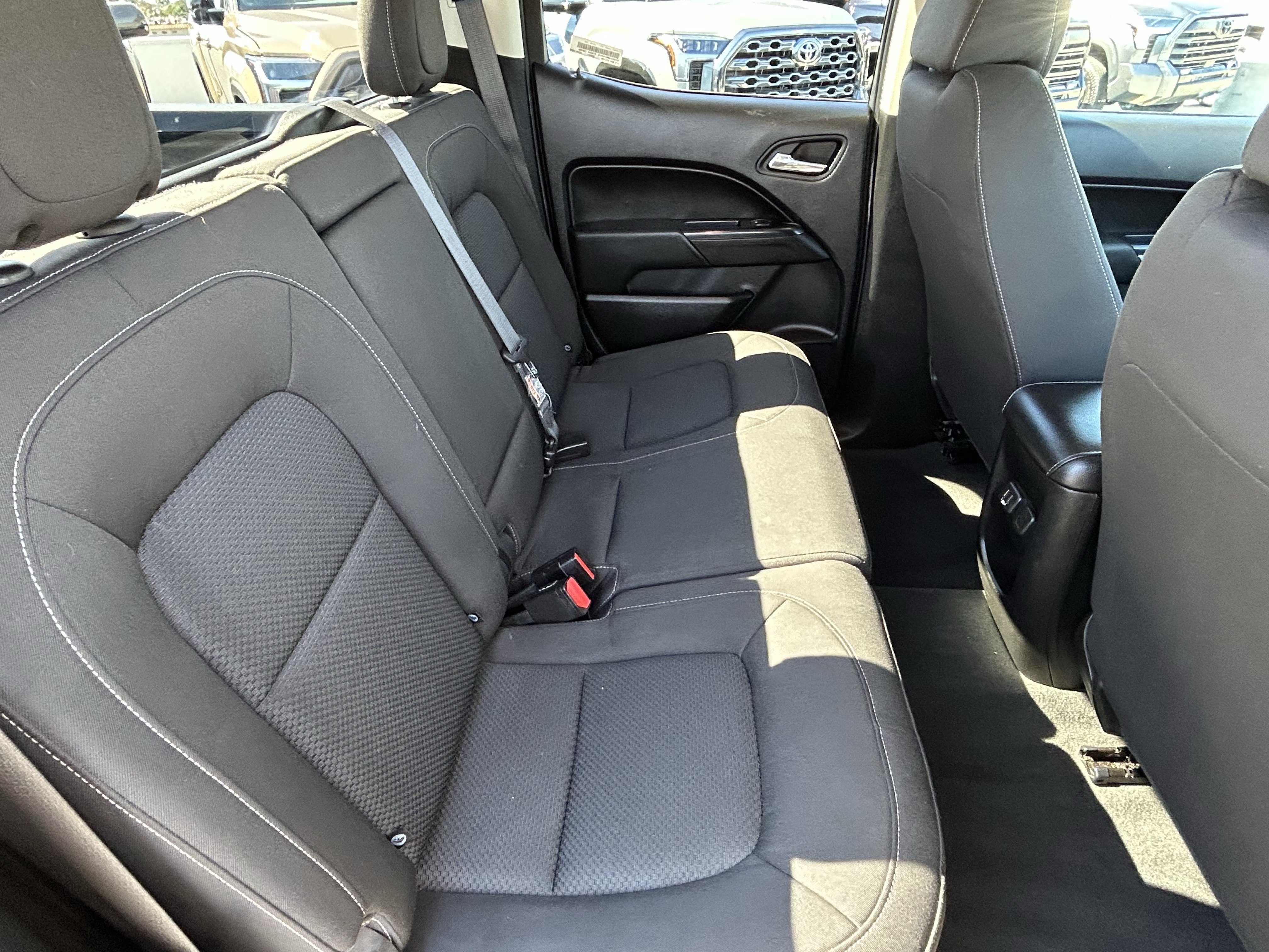 Used 2021 Chevrolet Colorado LT RWD image 12