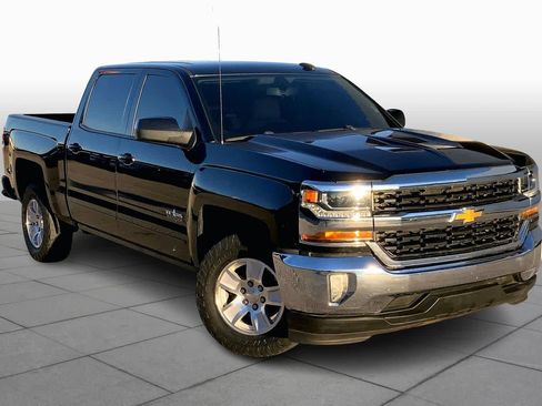 Used 2018 Chevrolet Silverado 1500 LT w/ Texas Edition image 2