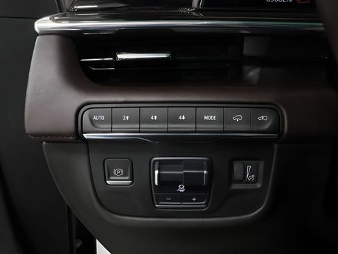 Used 2023 Cadillac Escalade Sport Platinum w/ LPO, ONYX Package AWD/4WD image 15