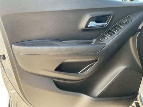 Used 2020 Chevrolet Trax LS w/ LPO, Cargo Package image 12