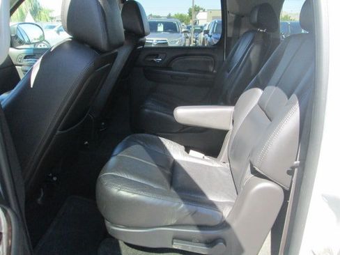 Used 2007 GMC Yukon XL Denali AWD/4WD image 5