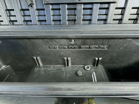 Used 2019 RAM 1500 Laramie image 38