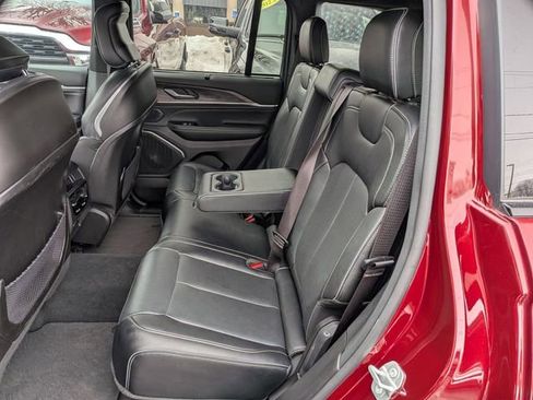 Certified 2024 Jeep Grand Cherokee Overland w/ Luxury Tech Group IV image 13