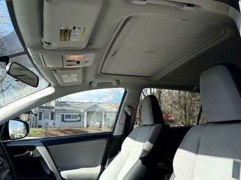 Used 2016 Toyota RAV4 XLE image 21