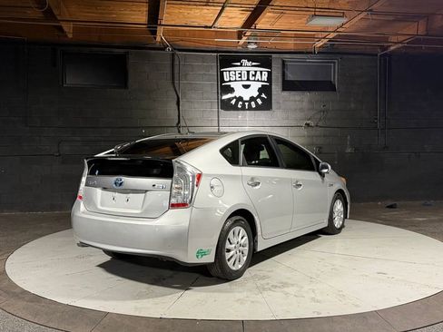 Used 2012 Toyota Prius Plug-In Hybrid image 4