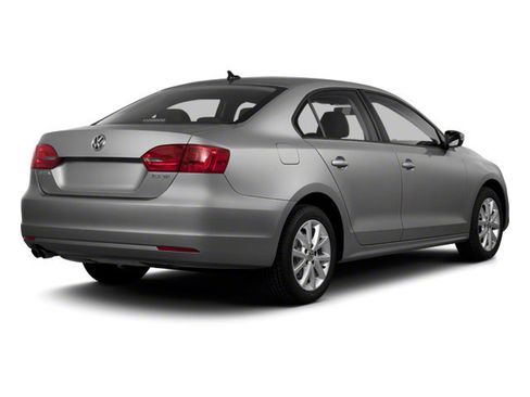 Used 2013 Volkswagen Jetta TDI FWD image 2