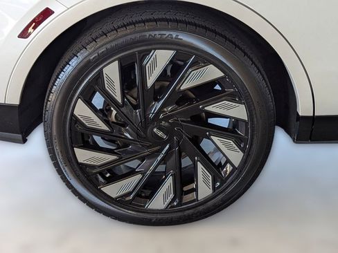 Used 2024 Lincoln Nautilus Reserve w/ Equipment Group 202A image 12