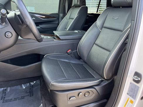 Used 2022 Cadillac Escalade Premium Luxury AWD/4WD image 23