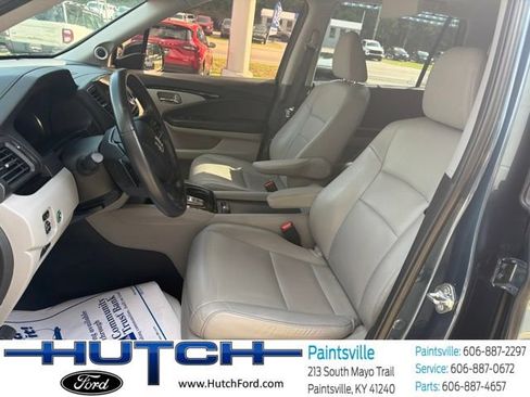 Used 2019 Honda Pilot Touring image 11