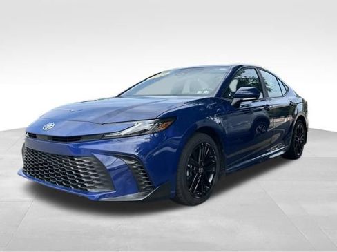 Used 2025 Toyota Camry SE w/ Multimedia Upgrade Package AWD/4WD image 1