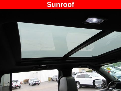 Certified 2021 GMC Yukon XL Denali w/ Denali Premium Package AWD/4WD image 20