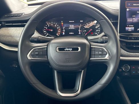 Used 2024 Jeep Compass Latitude AWD/4WD image 19