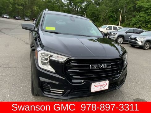 Certified 2023 GMC Terrain SLE w/ Driver Convenience Package AWD/4WD image 3