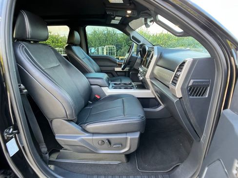 Certified 2022 Ford F250 Lariat w/ Lariat Ultimate Package image 7