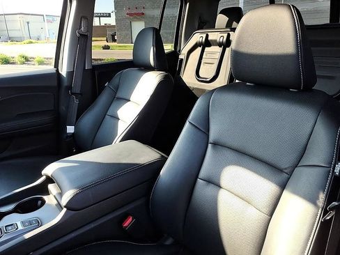 Used 2025 Honda Ridgeline RTL image 16