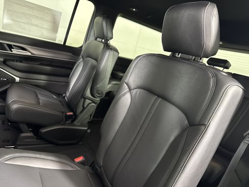 New 2026 Jeep Grand Wagoneer Limited AWD/4WD image 13