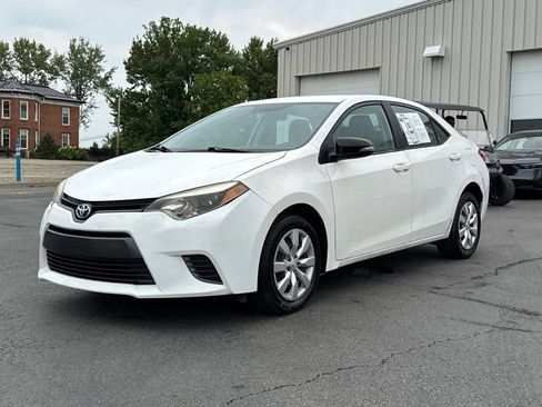 Used 2016 Toyota Corolla LE FWD image 3