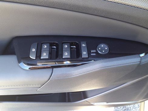 Used 2025 Kia Sportage SX FWD image 16