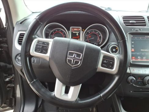 Used 2019 Dodge Journey SE image 17