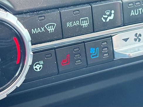 Used 2024 Ford F150 Lariat w/ Equipment Group 502A High image 21