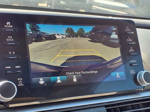 Used 2020 Honda Accord EX image 19
