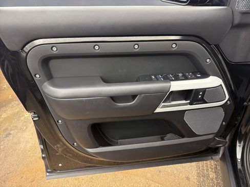Used 2020 Land Rover Defender 110 HSE image 11