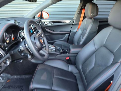 Certified 2025 Porsche Macan image 26