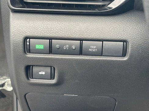 Used 2024 Nissan Sentra SV image 19