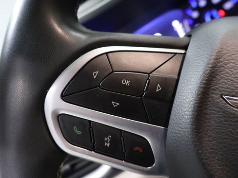 Used 2022 Chrysler Pacifica Touring-L image 31