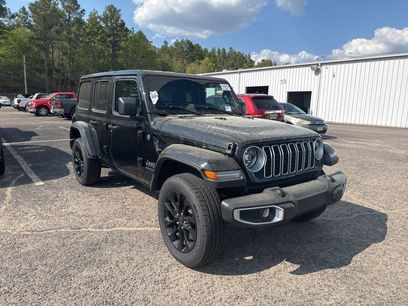 Used 2025 Jeep Wrangler Unlimited Sahara w/ Safety Group