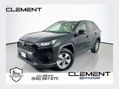 Used 2022 Toyota RAV4 LE image 1