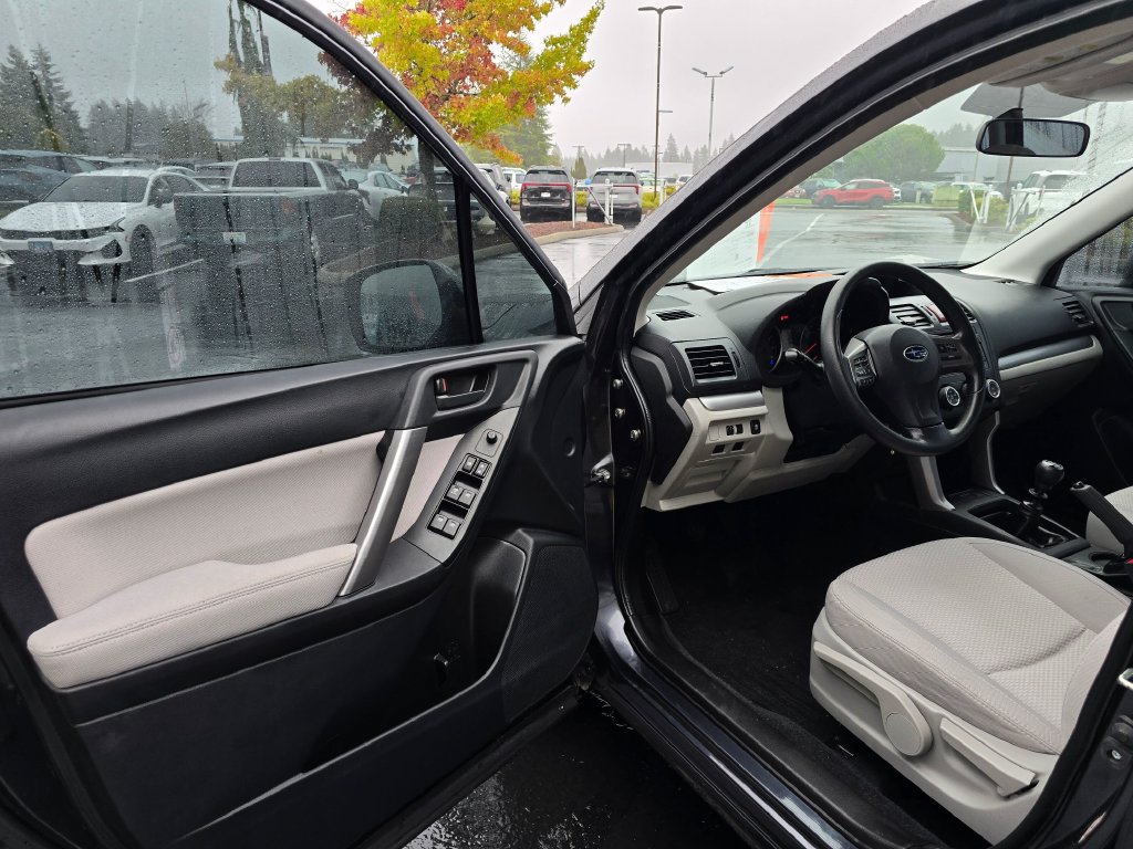 Used 2014 Subaru Forester 2.5i AWD/4WD image 7