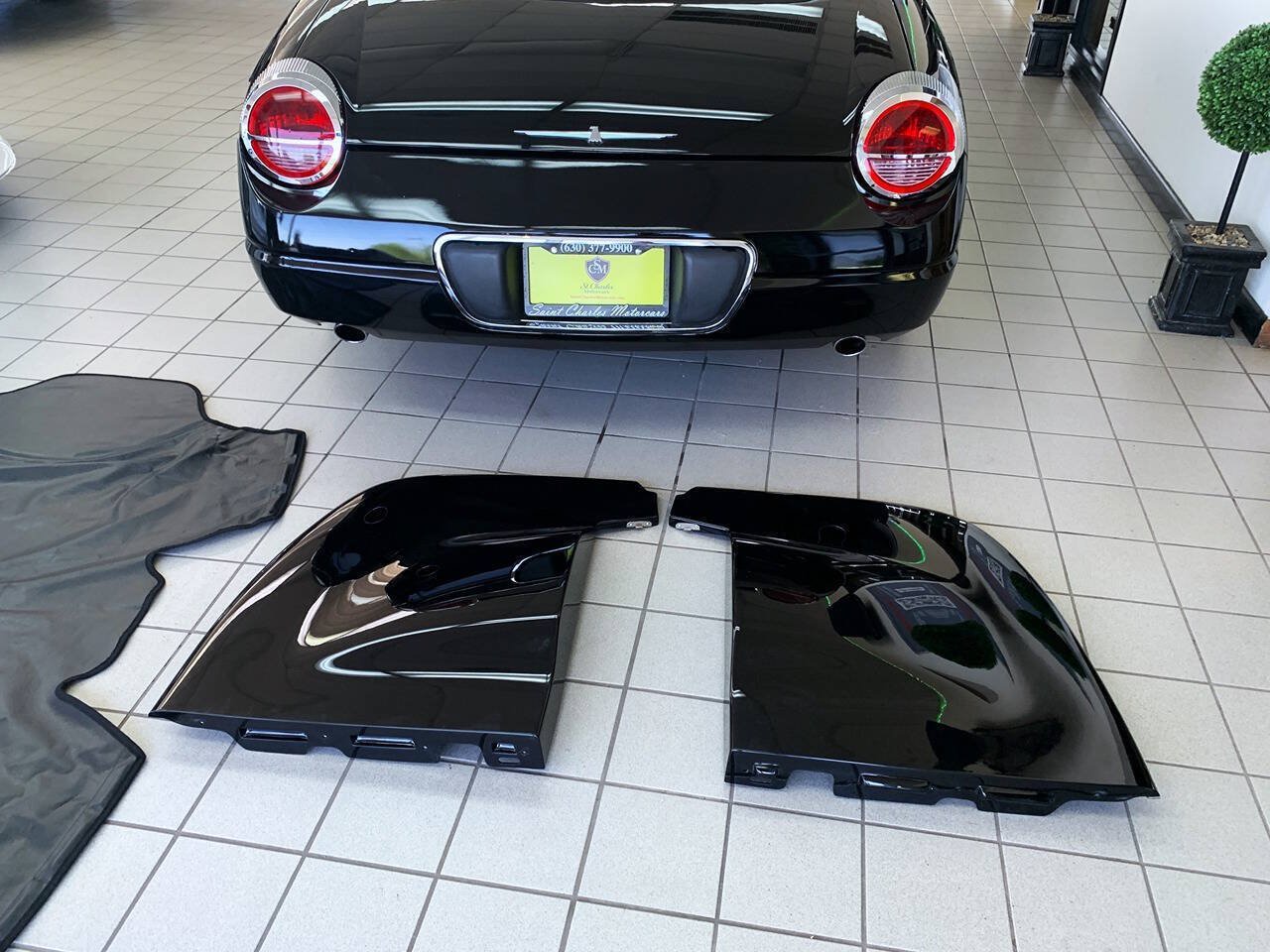 Used 2002 Ford Thunderbird RWD image 9