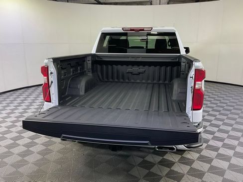 Used 2026 Chevrolet Silverado 1500 High Country w/ Technology Package AWD/4WD image 30